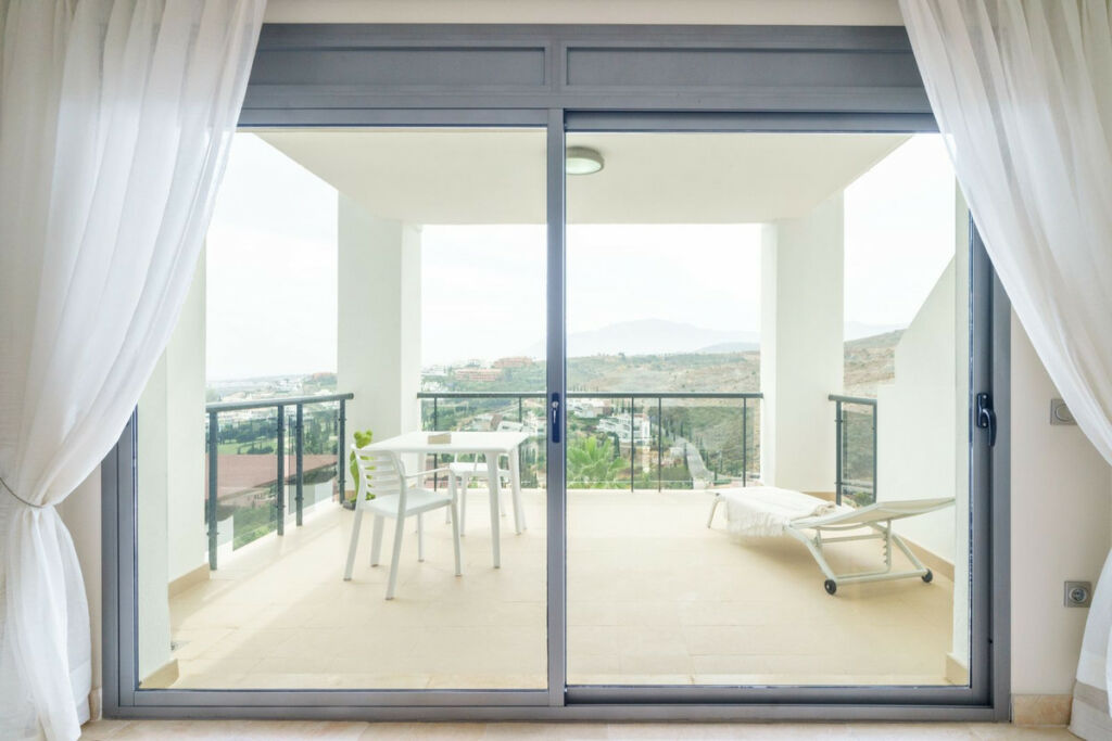 Middle Floor Apartment Benahavís Málaga - image 7