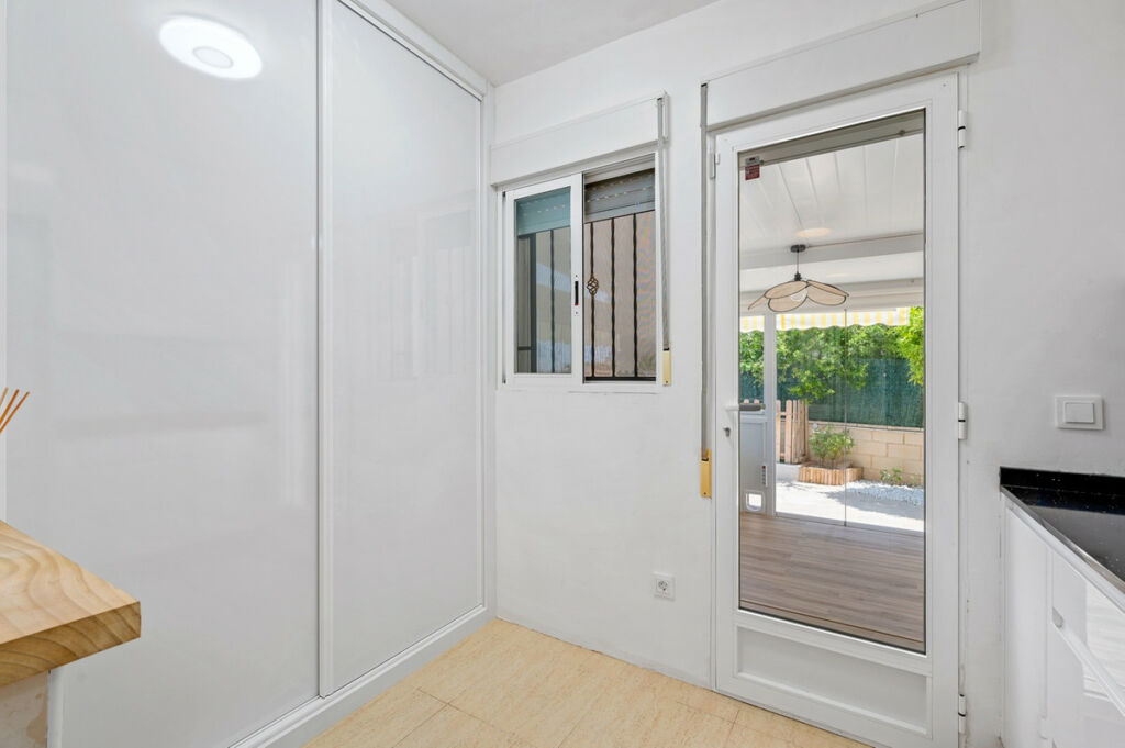 Detached Villa Polop Alicante - image 7