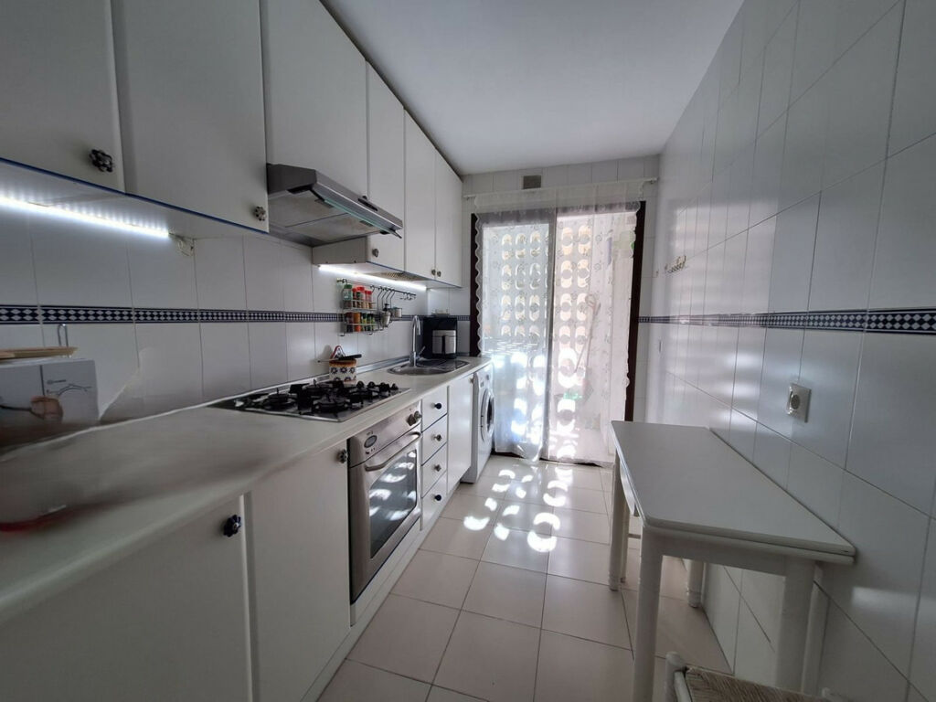 Middle Floor Apartment San Luis de Sabinillas Málaga - image 7
