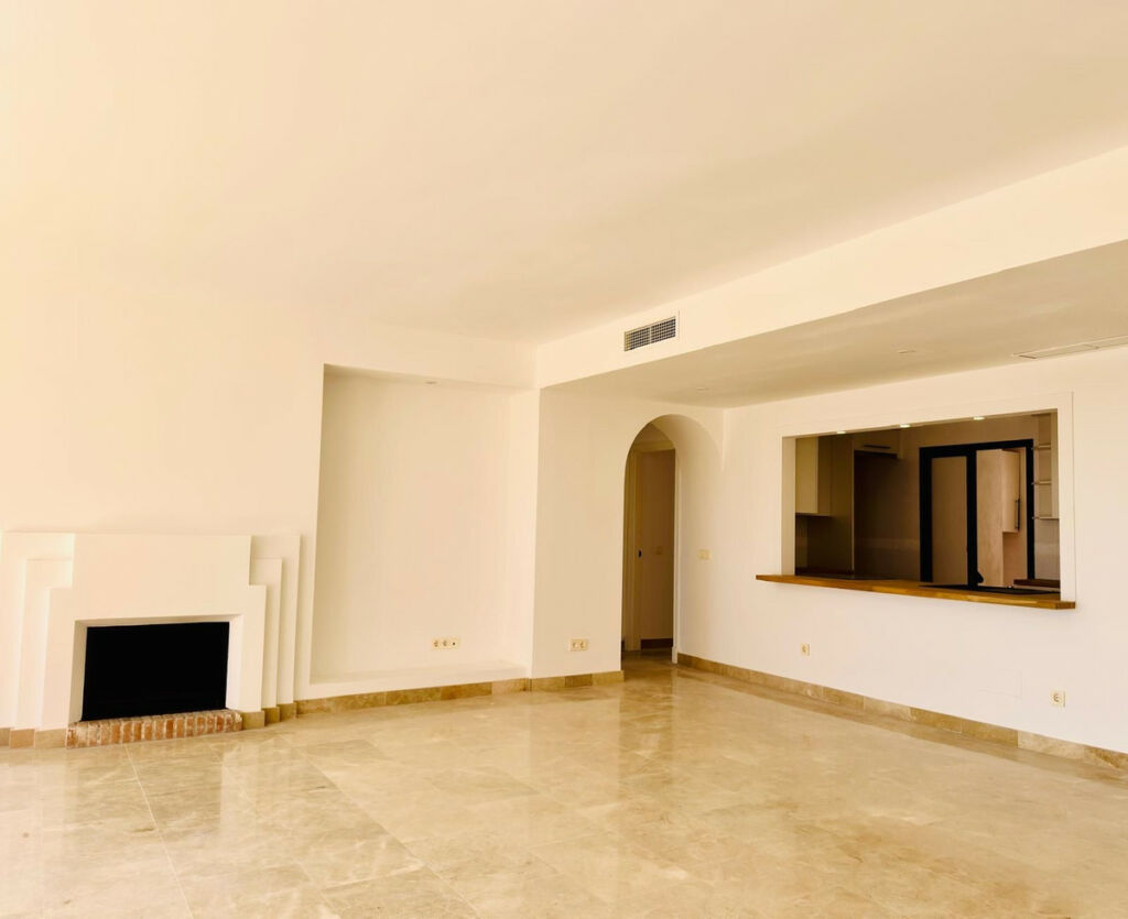 Penthouse La Duquesa Málaga - image 7