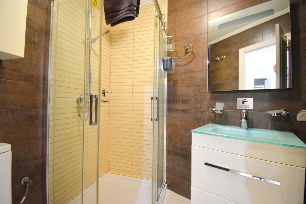 Ground Floor Apartment Villamartin Alicante - image 7