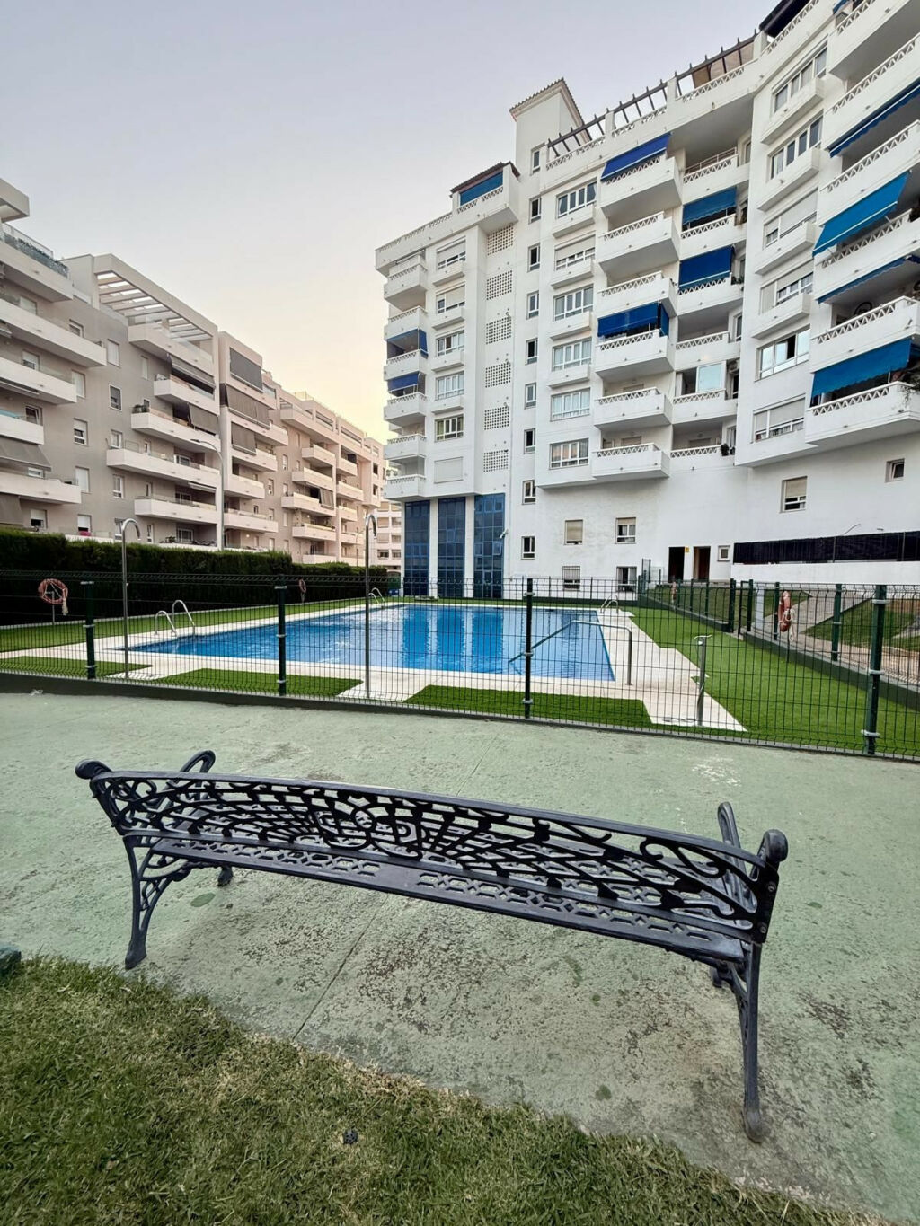 Middle Floor Apartment Nueva Andalucía Málaga - image 7