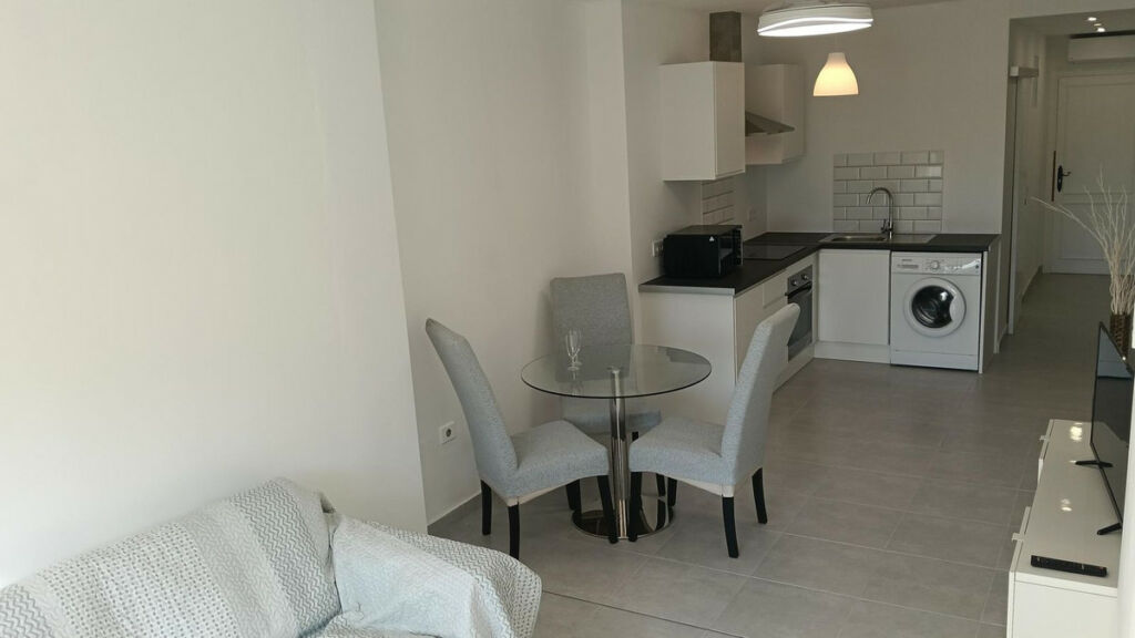 Ground Floor Apartment El Faro Málaga - image 7