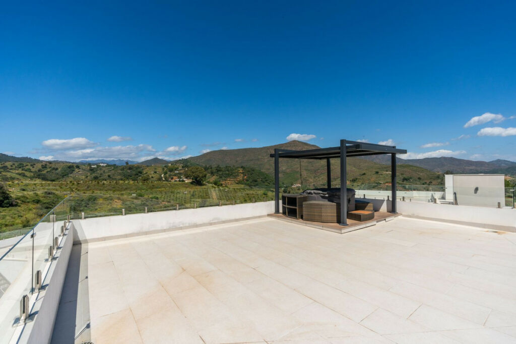 Detached Villa La Cala Golf Málaga - image 2