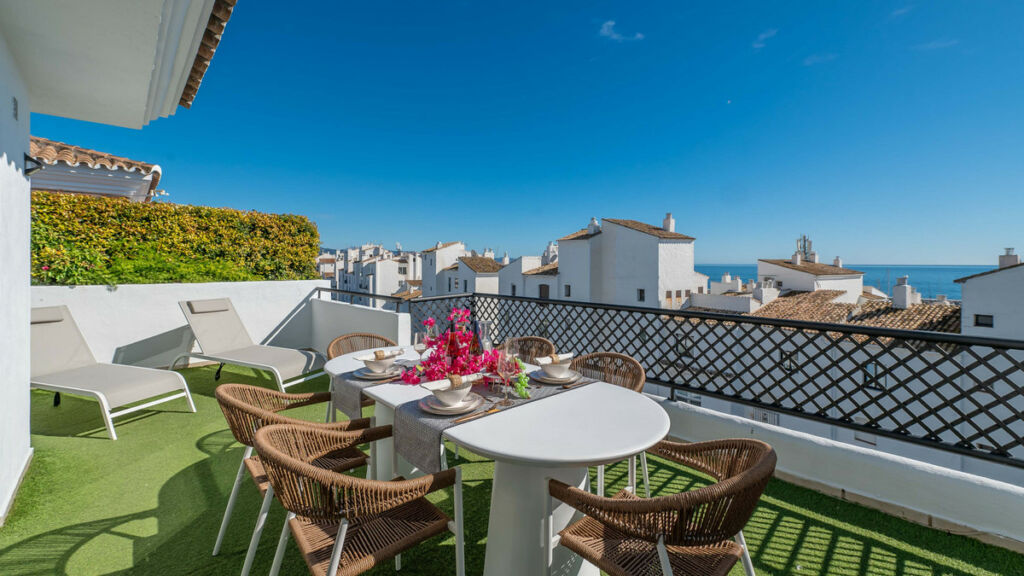 Middle Floor Apartment Puerto Banús Málaga - image 7