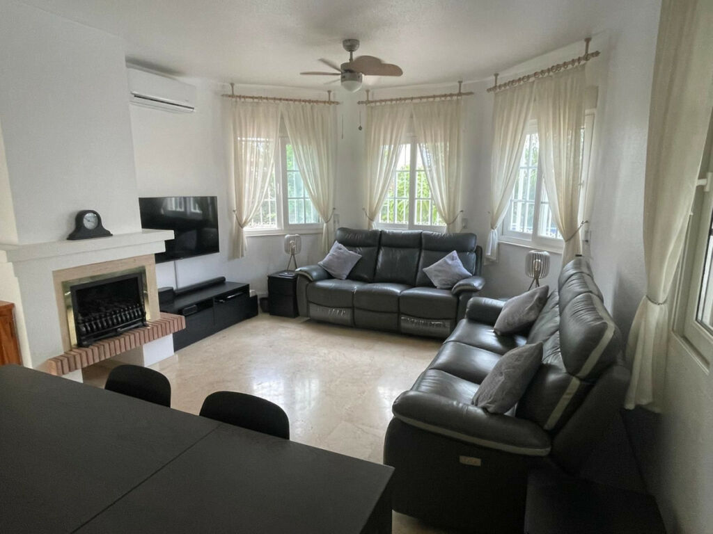 Detached Villa Playa Flamenca Alicante - image 6