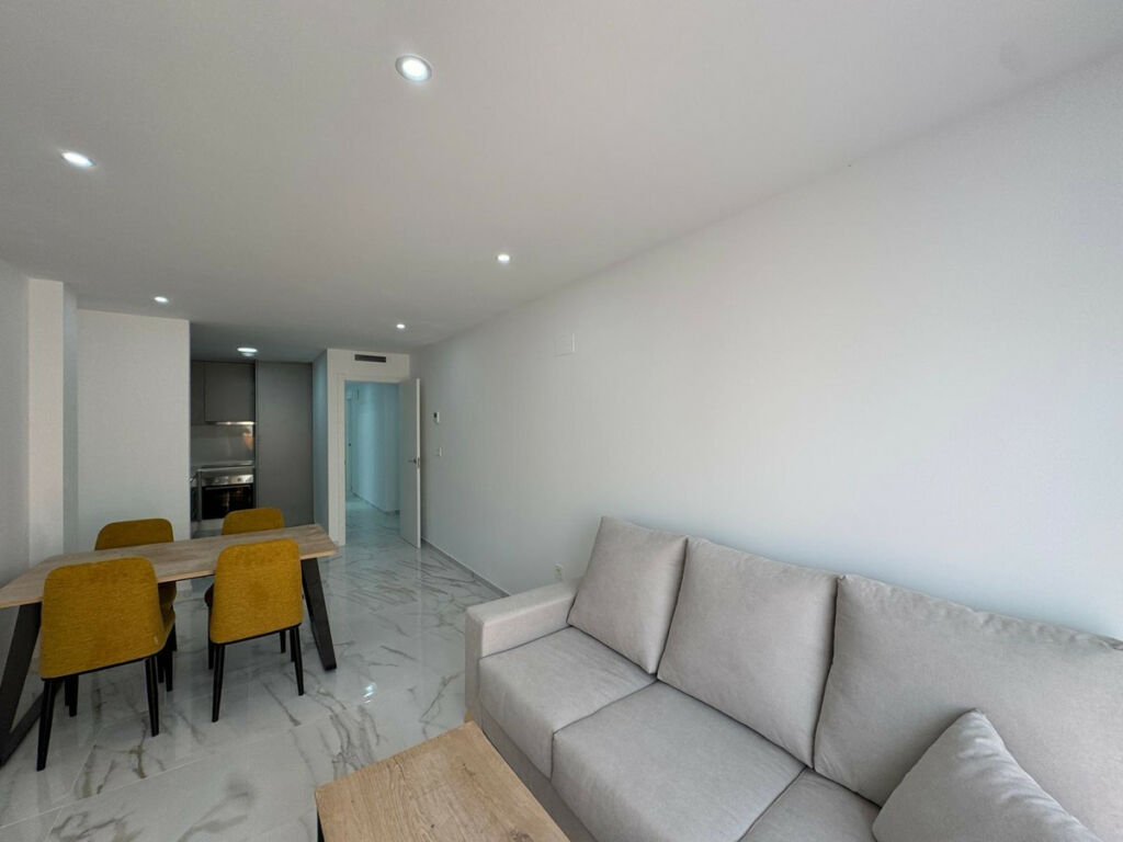 Middle Floor Apartment Torrevieja Alicante - image 7