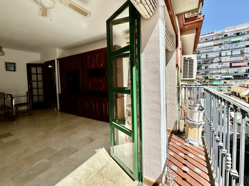 Middle Floor Apartment Fuengirola Málaga - image 6