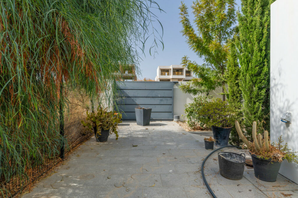 Detached Villa New Golden Mile Málaga - image 7