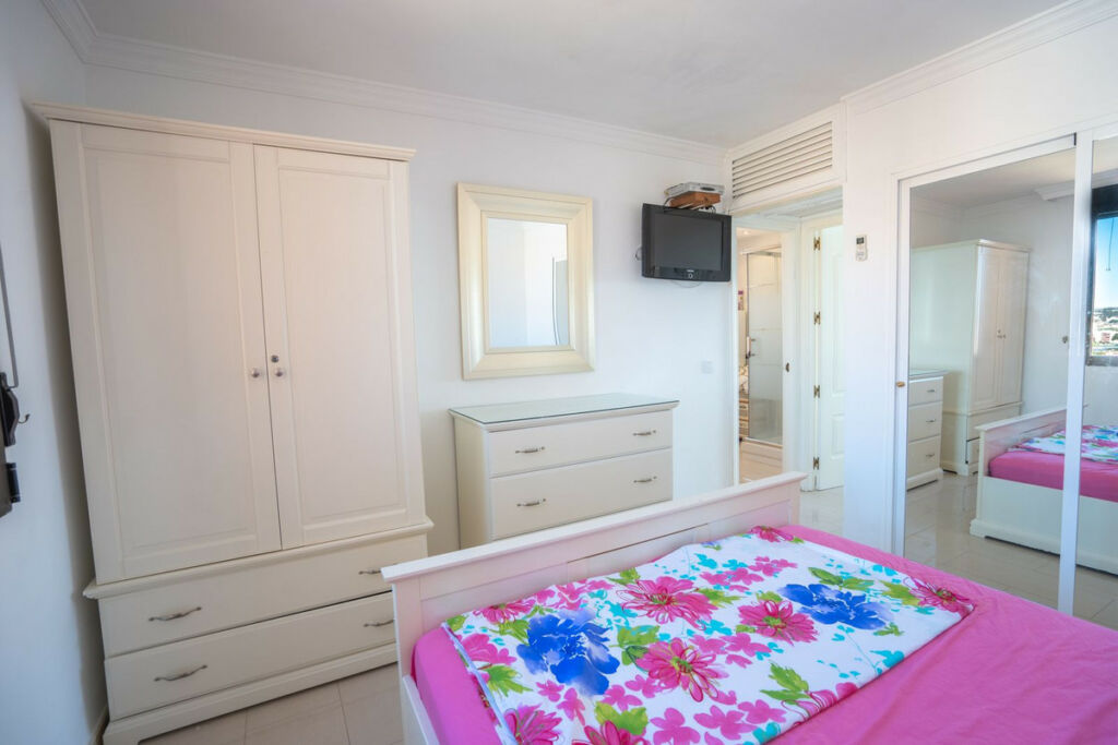 Middle Floor Apartment Fuengirola Málaga - image 7