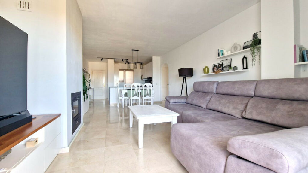 Middle Floor Apartment Bel Air Málaga - image 7