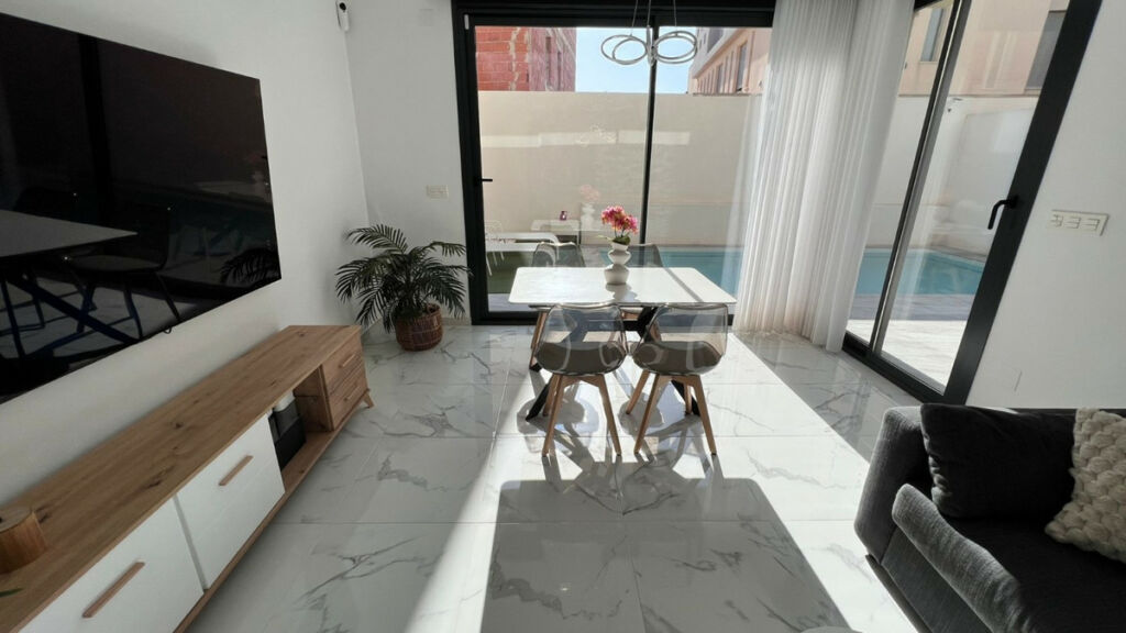 Detached Villa Los Montesinos Alicante - image 7