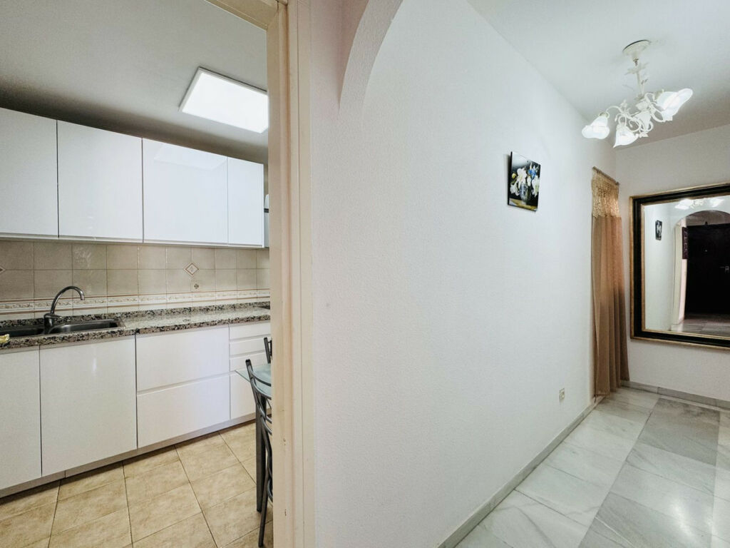 Middle Floor Apartment San Luis de Sabinillas Málaga - image 7
