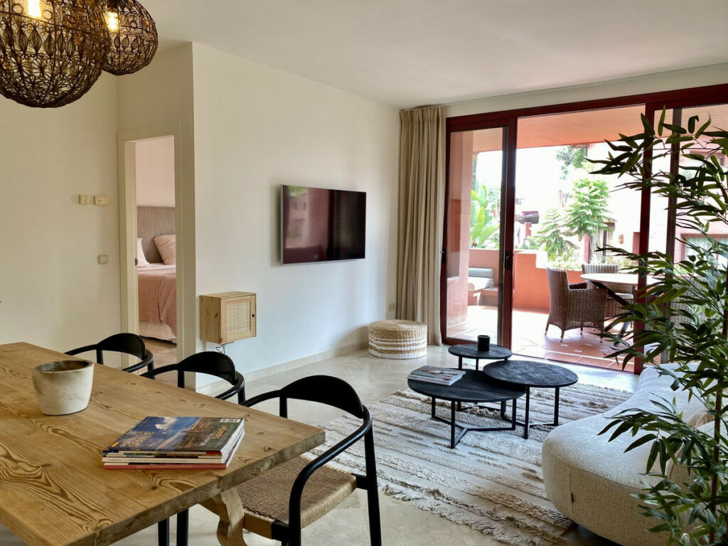 Middle Floor Apartment Estepona Málaga - image 7