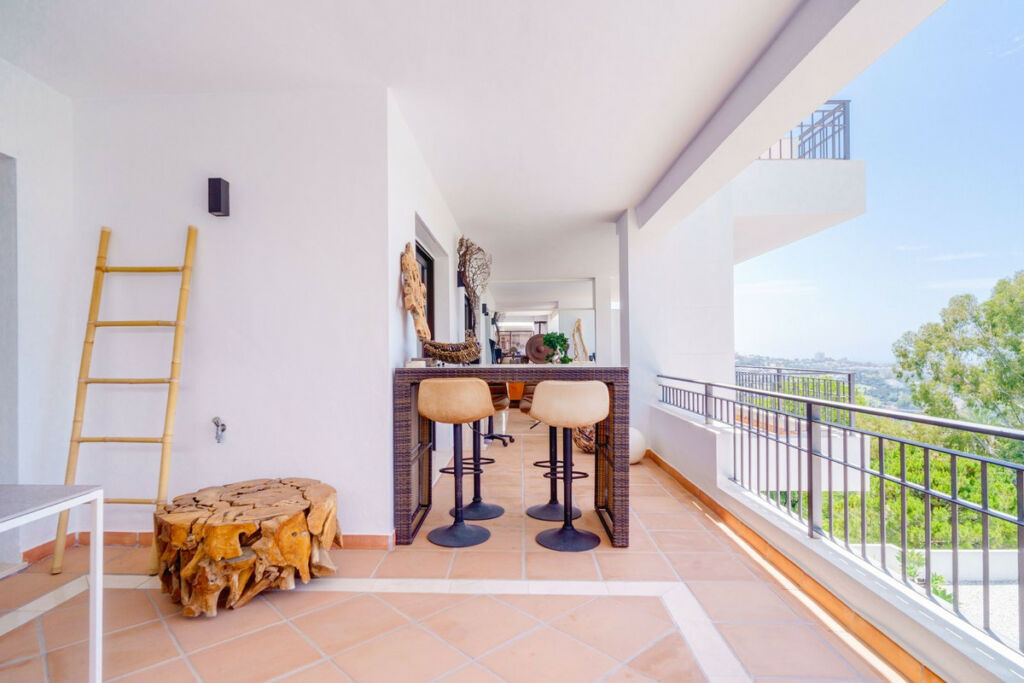 Middle Floor Apartment La Quinta Málaga - image 7