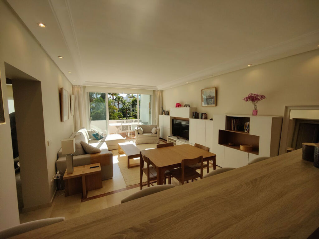 Middle Floor Apartment Puerto Banús Málaga - image 7