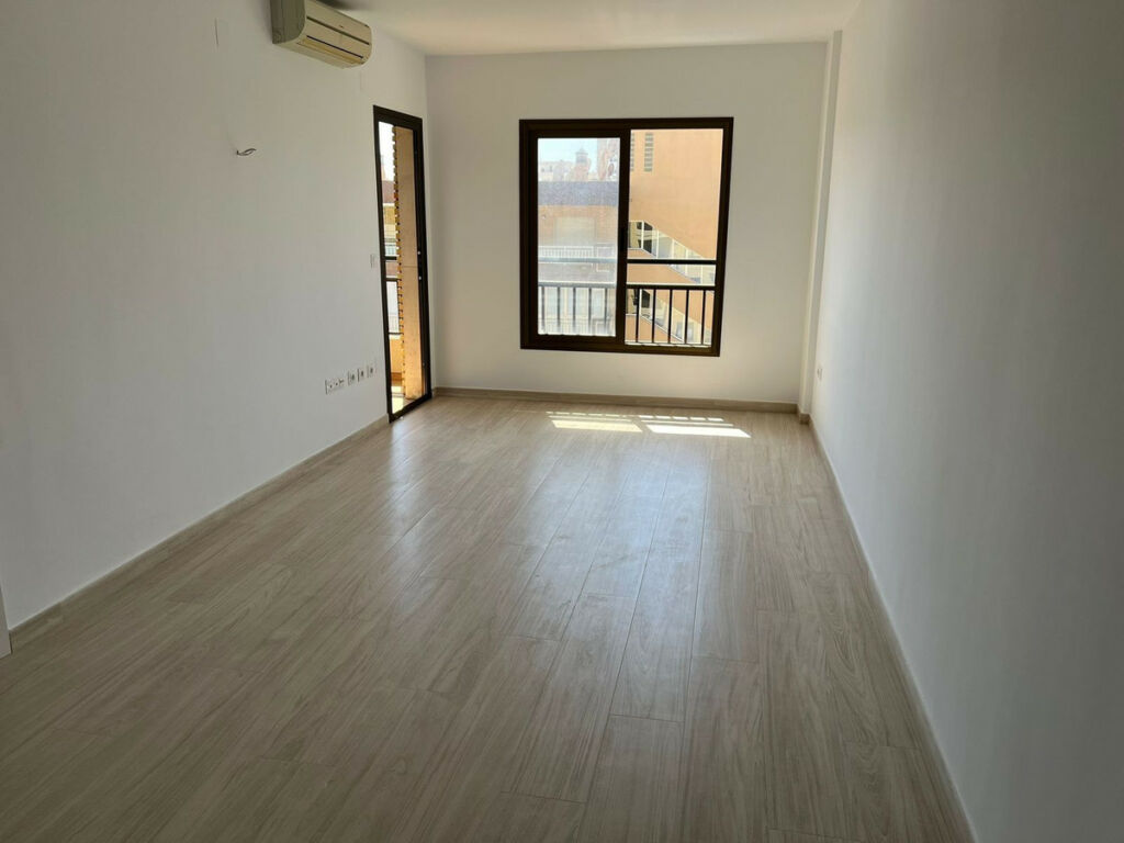 Top Floor Apartment Fuengirola Málaga - image 7