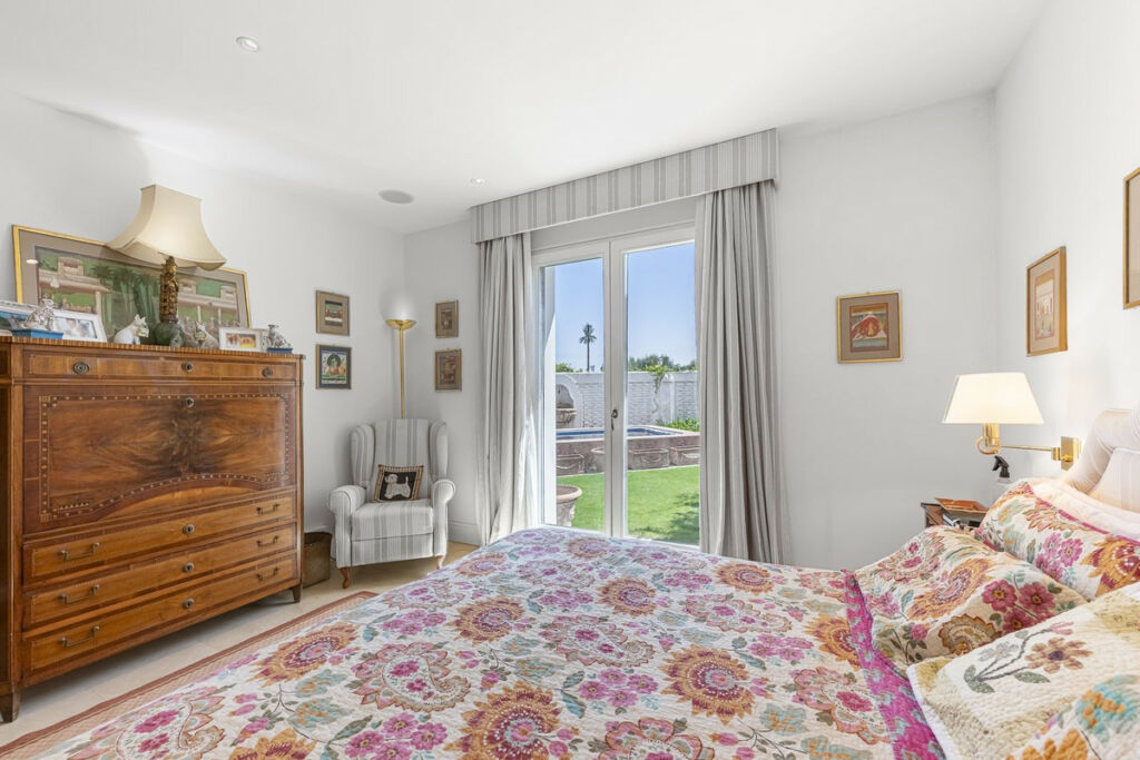 Detached Villa Sotogrande Costa Cádiz - image 7