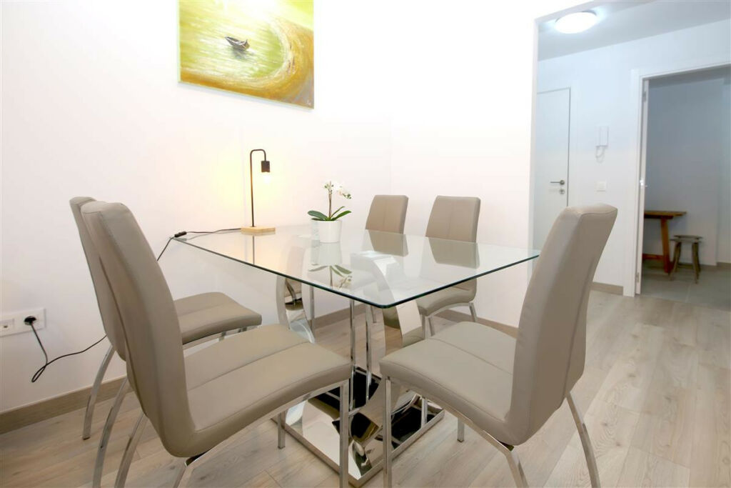 Middle Floor Apartment Estepona Málaga - image 7