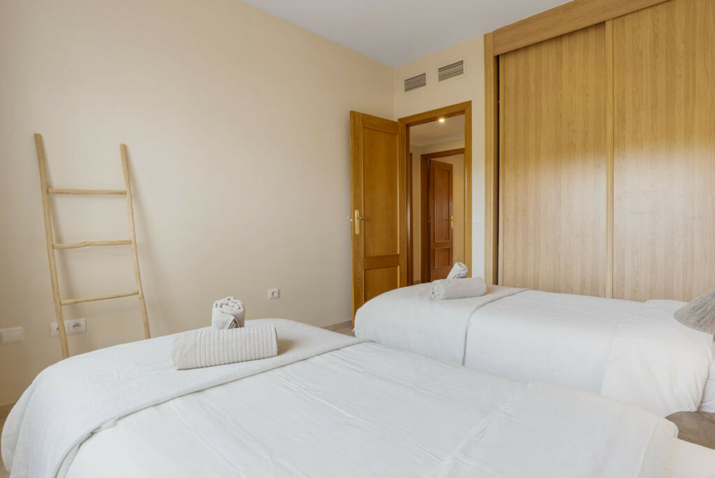 Ground Floor Apartment Estepona Málaga - image 7