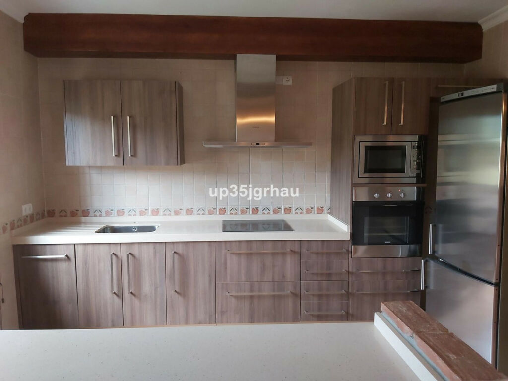 Detached Villa Estepona Málaga - image 7