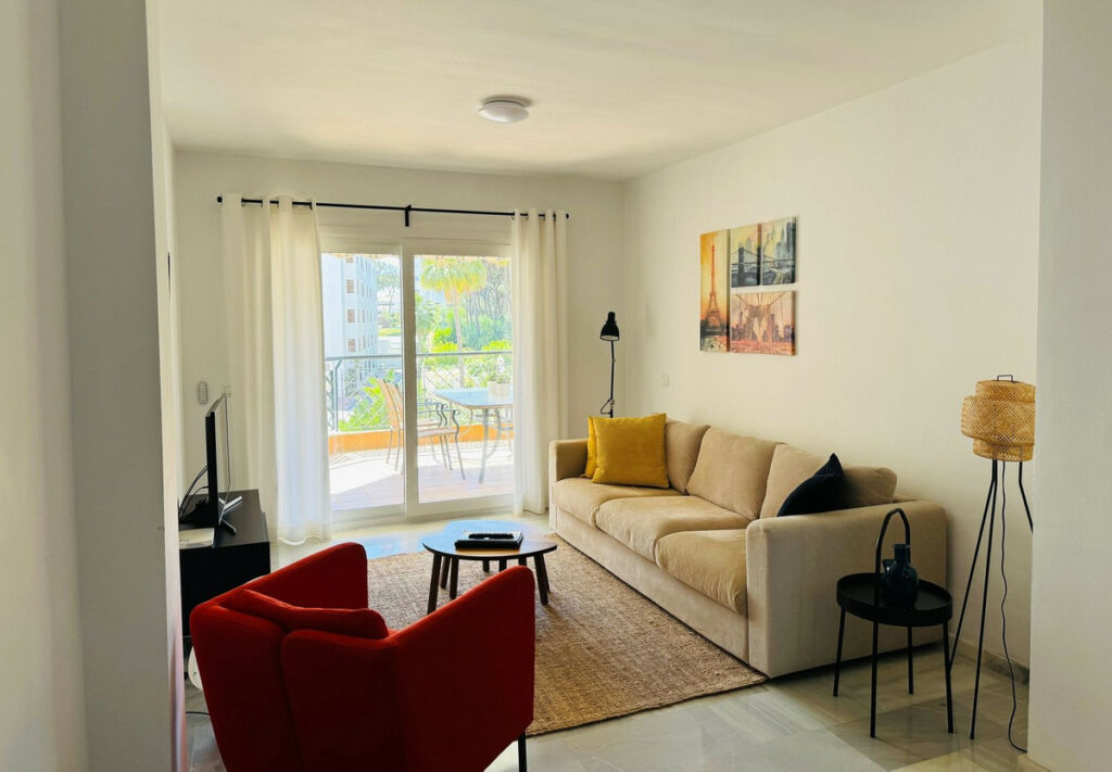 Middle Floor Apartment Calahonda Málaga - image 7