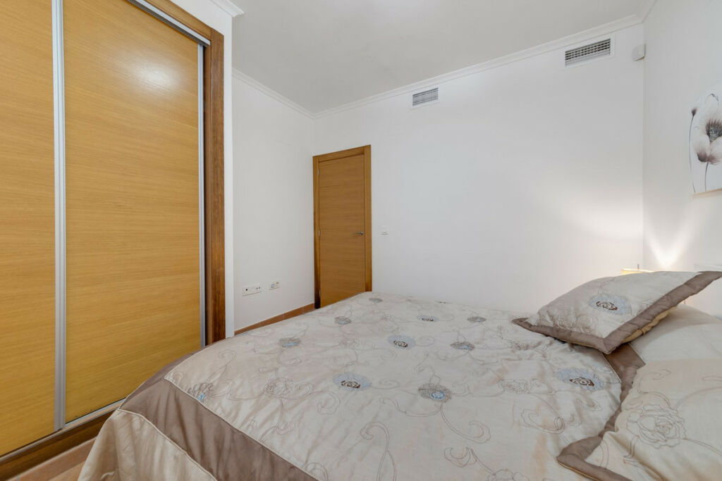 Bungalow Mil Palmeras Alicante - image 4