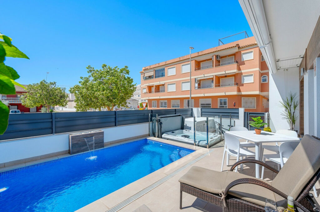 Townhouse Formentera del Segura Alicante - image 7