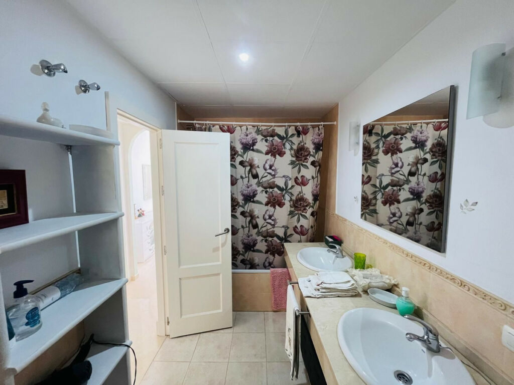 Penthouse Manilva Málaga - image 7