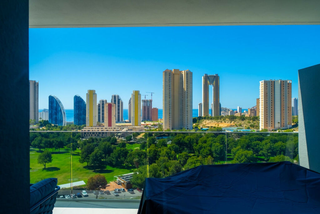 Middle Floor Apartment Benidorm Alicante - image 7