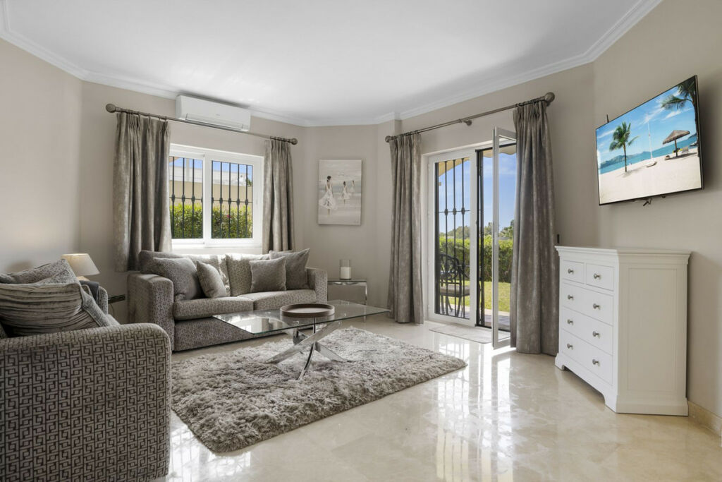 Ground Floor Apartment La Quinta Málaga - image 7