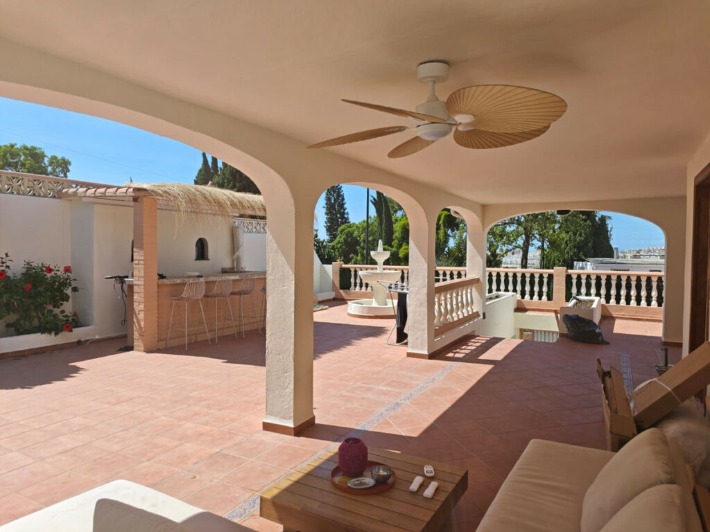 Detached Villa Nueva Andalucía Málaga - image 7