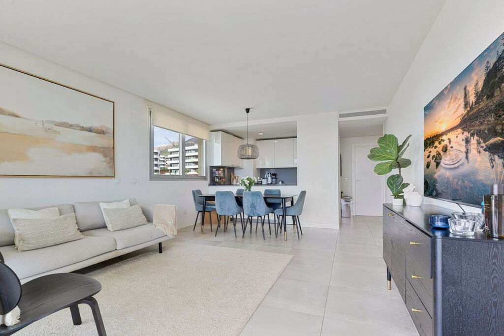 Middle Floor Apartment Fuengirola Málaga - image 7