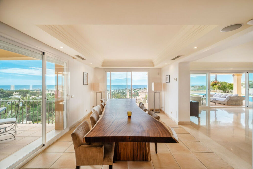 Detached Villa Elviria Málaga - image 7