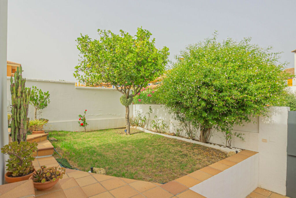 Detached Villa La Línea Cádiz - image 26