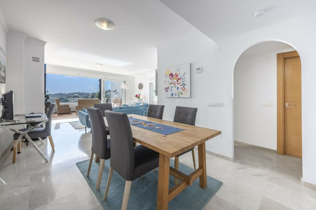 Middle Floor Apartment La Mairena Málaga - image 7