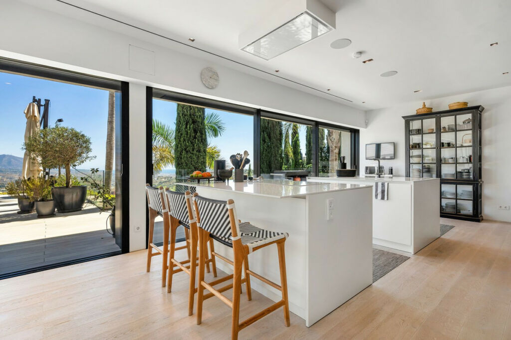 Detached Villa La Mairena Málaga - image 7