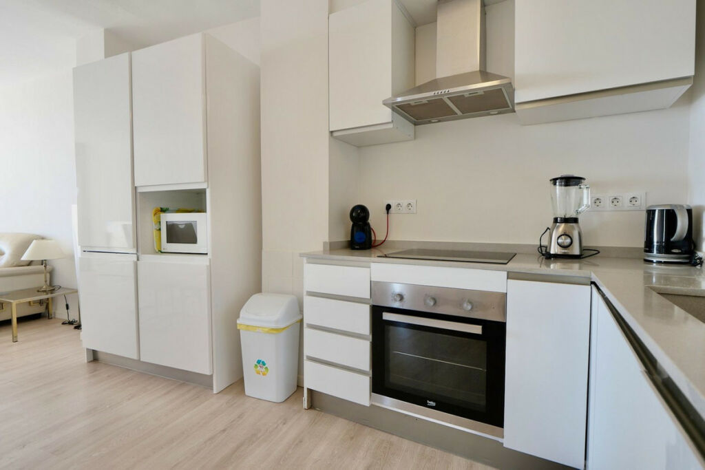 Middle Floor Apartment Puerto de Cabopino Málaga - image 7