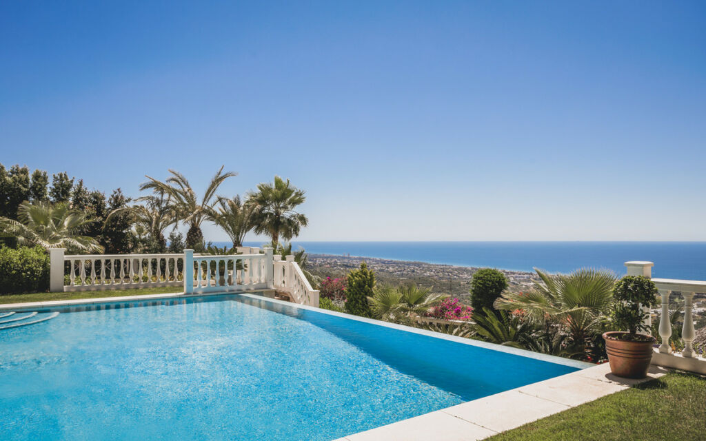 Detached Villa Altos de los Monteros Málaga - image 7
