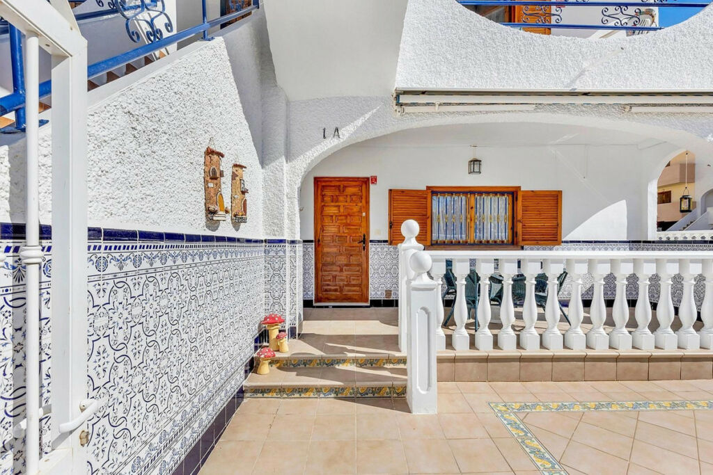 Ground Floor Apartment Torrevieja Alicante - image 7