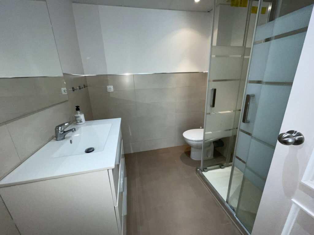 Middle Floor Apartment Estepona Málaga - image 7