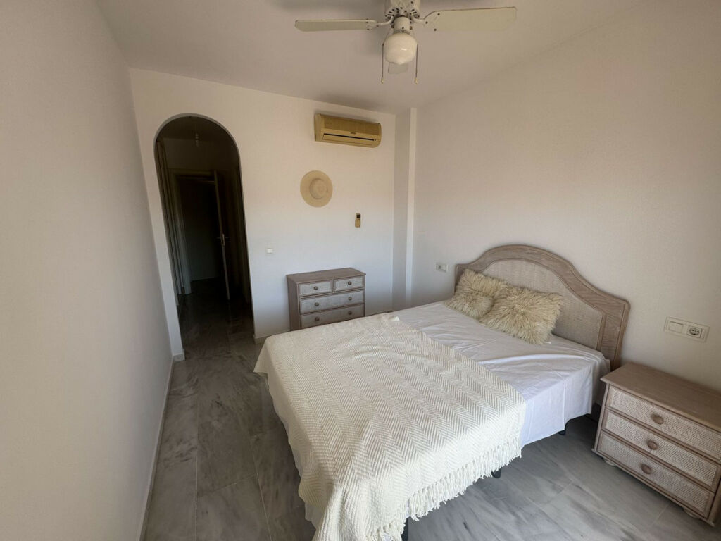 Middle Floor Apartment Calahonda Málaga - image 7