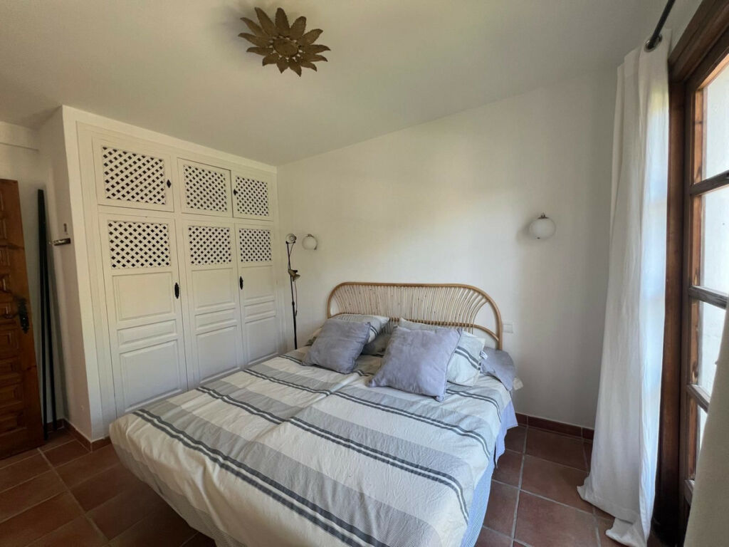 Top Floor Apartment El Paraiso Málaga - image 7