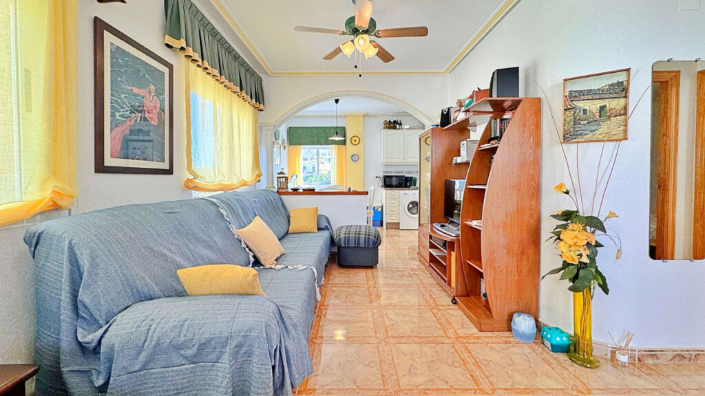 Middle Floor Apartment La Zenia Alicante - image 7