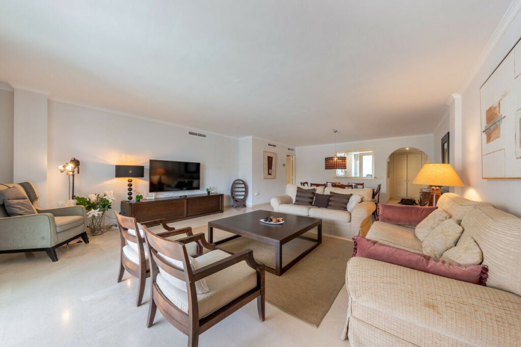 Middle Floor Apartment Sotogrande Marina Cádiz - image 7