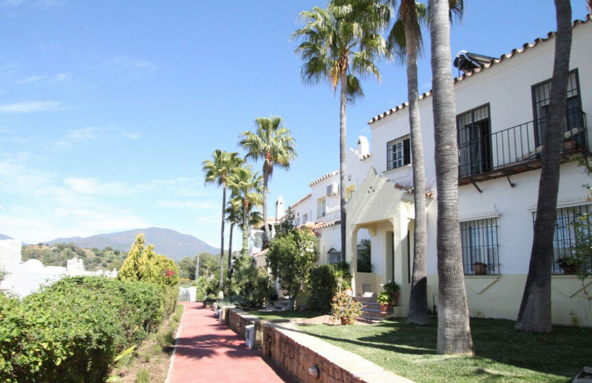 Townhouse Istán Málaga - image 7