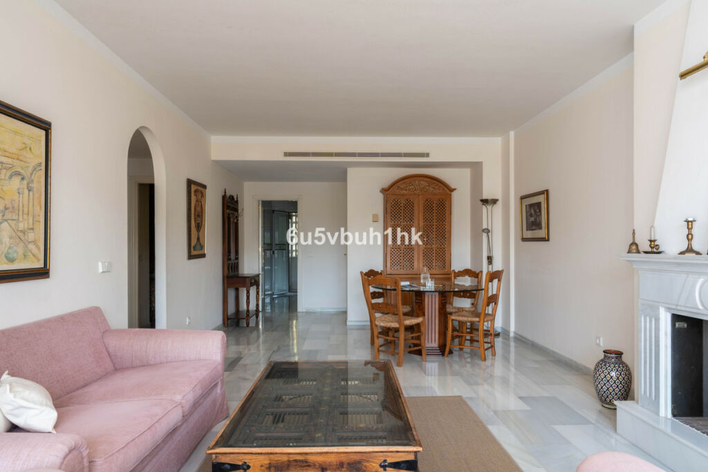 Middle Floor Apartment Marbella Málaga - image 4
