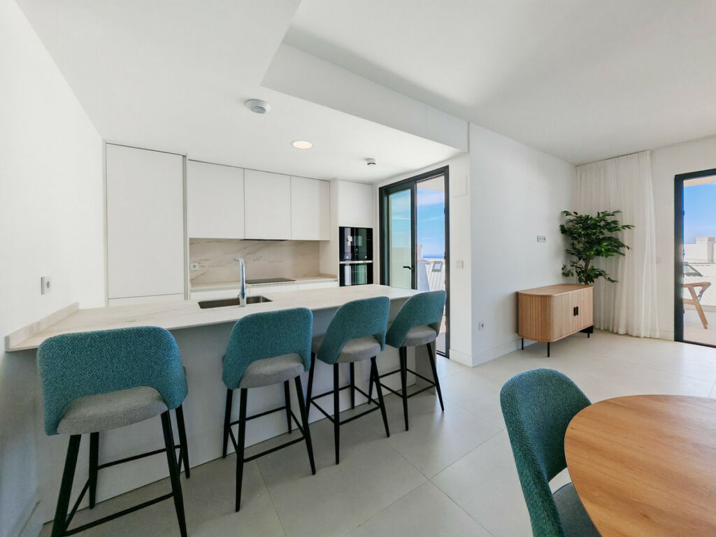 Middle Floor Apartment Fuengirola Málaga - image 7