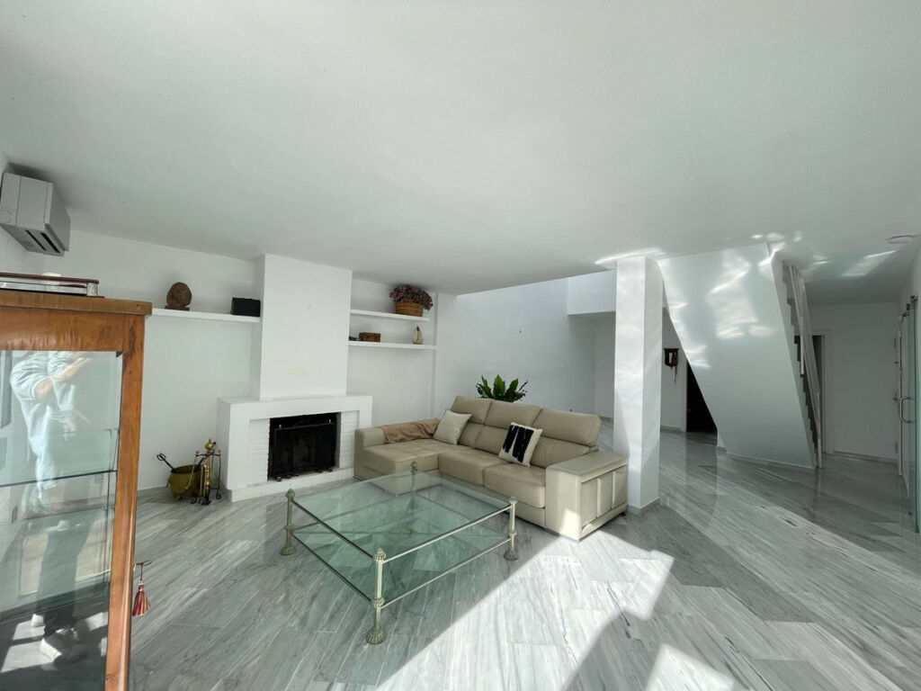 Townhouse Estepona Málaga - image 7