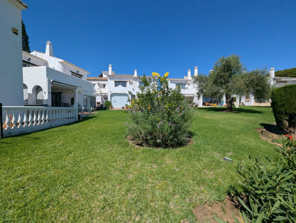 Townhouse Calahonda Málaga - image 7
